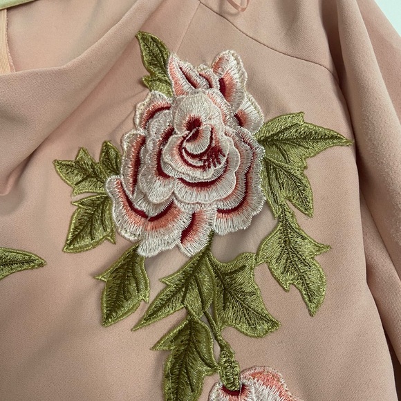 Blush color off the shoulder scoop neck body suit size M - Picture 2 of 2